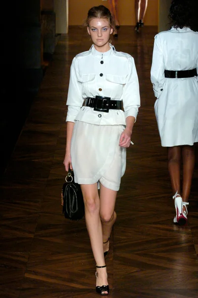 Look 10